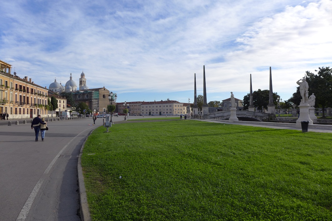f0204955_18541160.jpg
