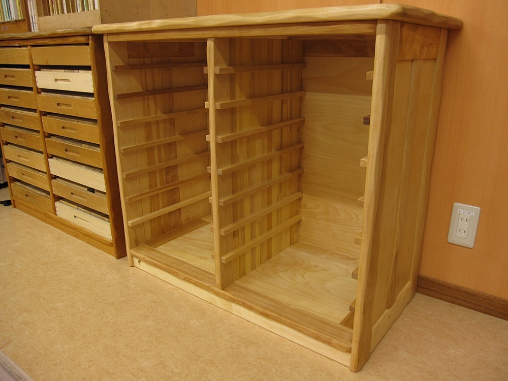 幼稚園の積み木用棚 MAGINU STYLE by Art Furniture Gallery