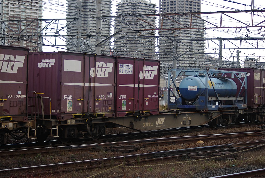 f0203926_0373750.jpg