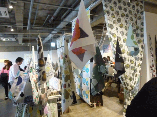 e0312121_2259677.gif