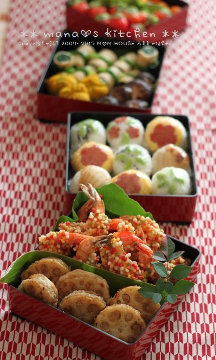 食べやすい手まり風のおにぎりとさくさく揚げがおいしそう!manaさんのお花見&行楽お弁当