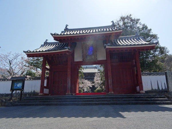 b0052108_0375411.jpg