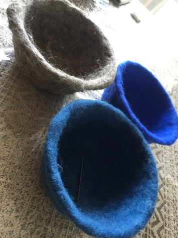 羊毛で作ったテーブルボウル - 青葉台羊毛フェルト教室　　　　　　　ひつじさんのクラス
