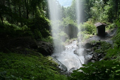 e0033229_2335134.jpg
