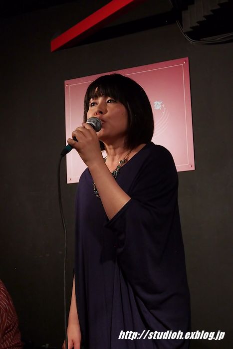 f0008102_2357933.jpg