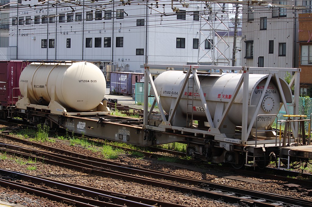 f0203926_2342419.jpg