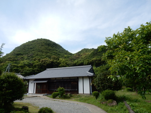 f0054677_08512976.jpg