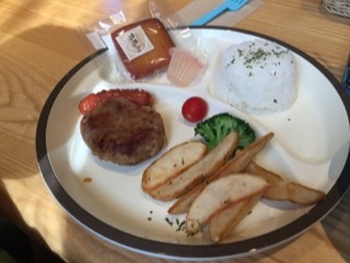 e0275660_16465359.jpeg