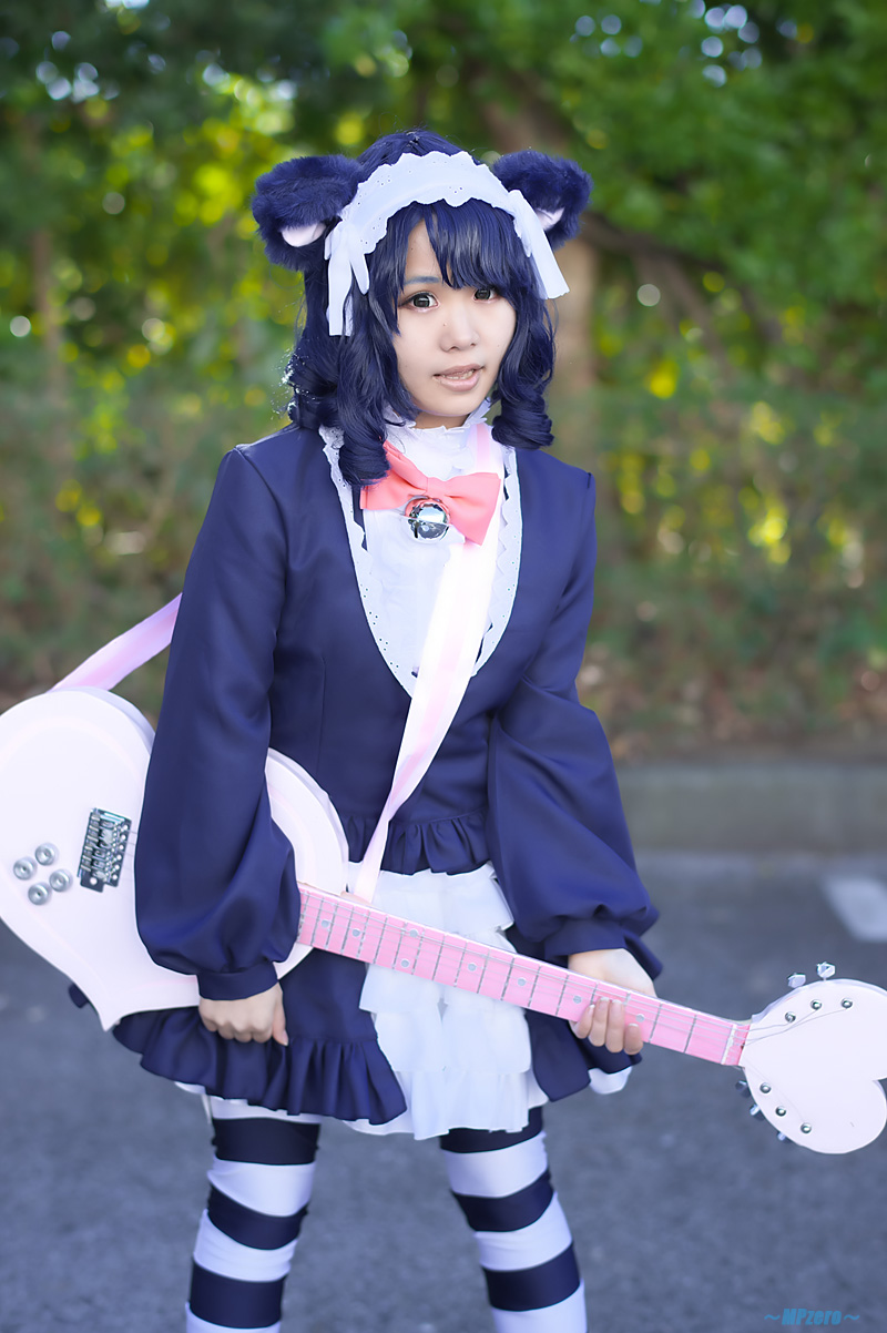 Cyan cosplay show by rock Per capita income asian american