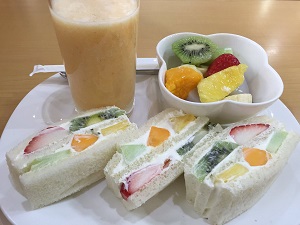 f0221360_2164126.jpg
