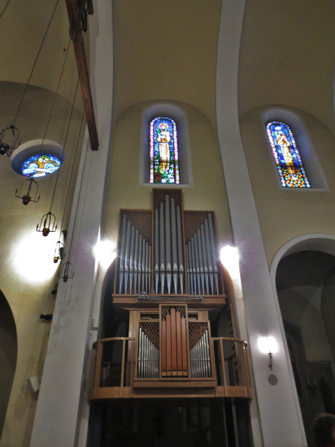 b0064411_05000276.jpg