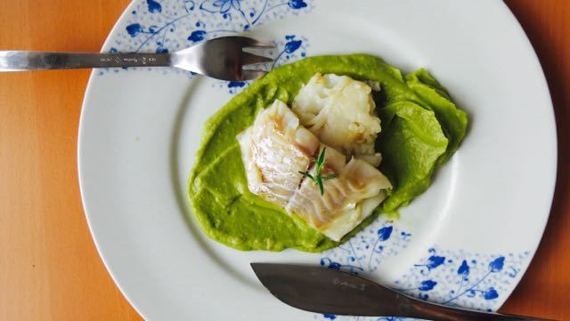 白身魚のソテー、アボカドソース - ロンドンの食卓