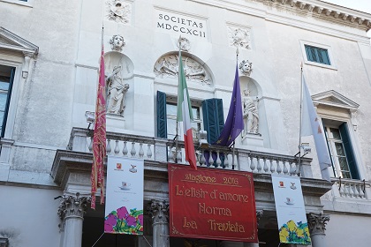 e0036980_2239669.jpg