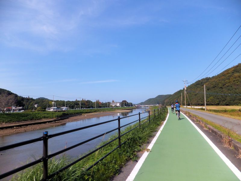 b0000209_12551372.jpg