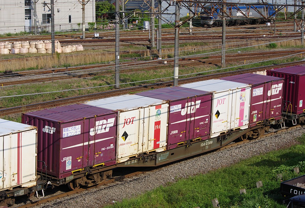 f0203926_2263145.jpg