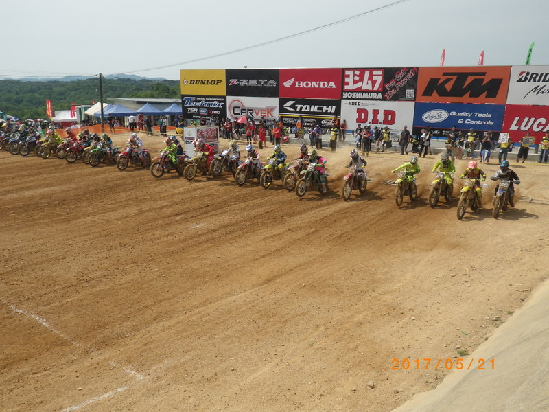 e0361727_1044933.jpg