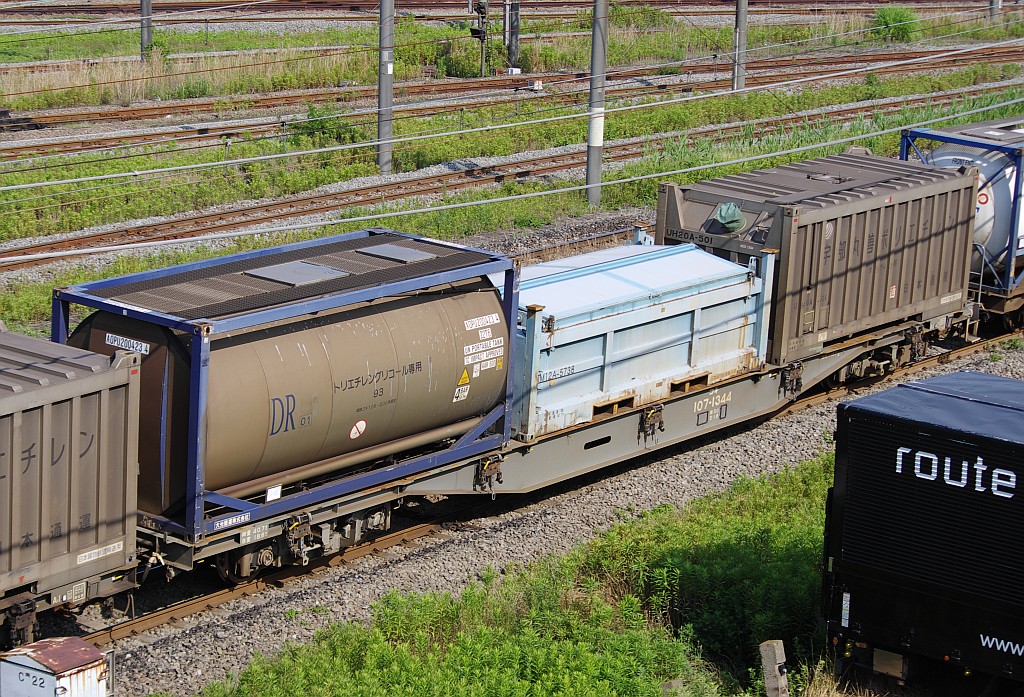 f0203926_2263824.jpg