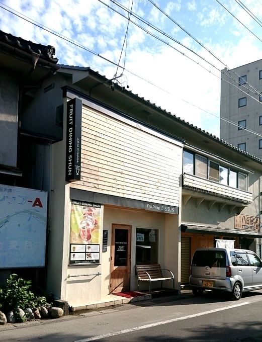 a0098948_02351779.jpg