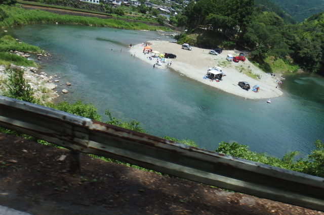 f0368610_01110991.jpg
