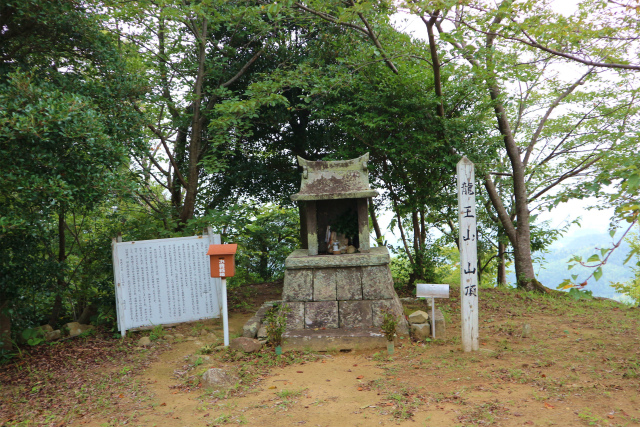 e0272335_18513715.jpg