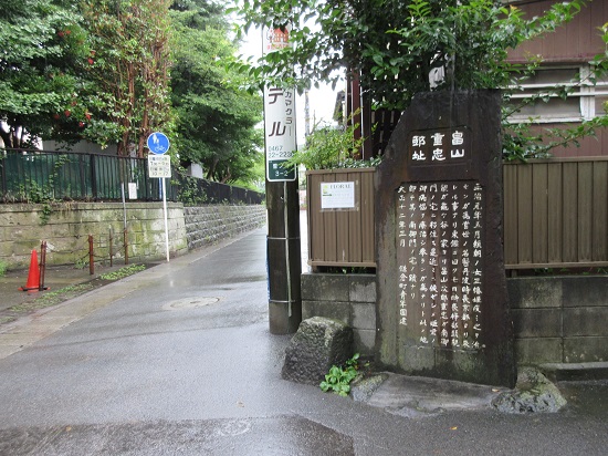 e0245404_2257912.jpg