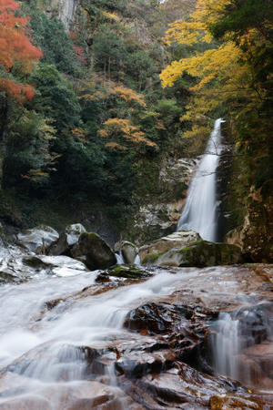 紅葉　～笹の滝 - katsuのヘタッピ風景