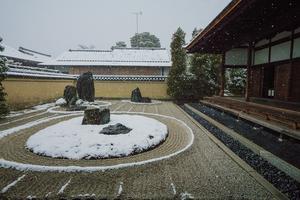 龍源院の雪景色 - 鏡花水月