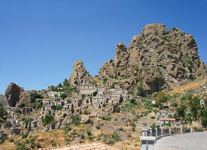 ペンテダッティロ　悲劇を背負い廃墟と化した奇岩の村 - 風の記憶　Villa Il-Vento 2