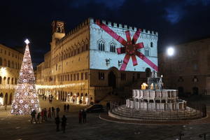 光彩る中世の広場きれいペルージャ - イタリア写真草子