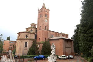 聖ステーファノの今日はシエナの修道院でミサそして昼食 - イタリア写真草子
