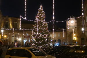 美しい被災の町のクリスマスのイルミネーション - イタリア写真草子