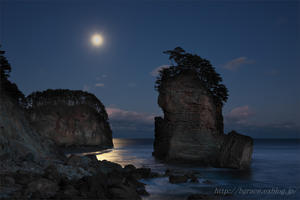 三王岩と月 - 遥かなる月光の旅