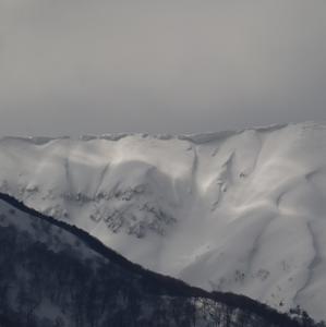 蔵王屏風岳　早春の雪山 - 標高480mの窓からⅡ