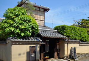 初夏の上賀茂神社をゆく  ー  神社ゆかりの著名人と社家町（その１） - 京都迷路案内