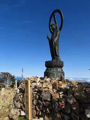 ナイトハイクで釈迦ヶ岳（1799.9m）のご来光＆お花見　6/4　【奈良県・大峯】 - 静かなお山の森歩き～♪