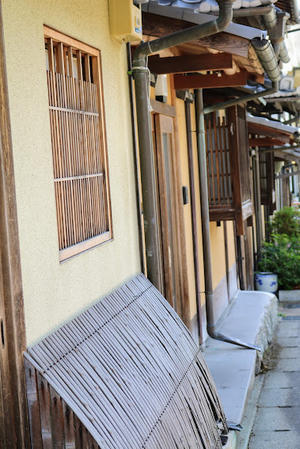 昭和初期の邸宅で。 - 京都　おとなの絵付け。こどもの手仕事