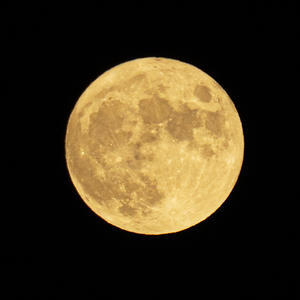 望遠レンズ手持ちで満月撮影 - エーデルワイスブログ