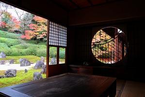 錦繍の京都　光明院　円窓 - 暮らしを紡ぐ2