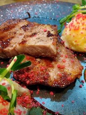 飯田橋　レ・ピコロの豚肉のロースト、パッションフルーツのソース - 東京ライフ