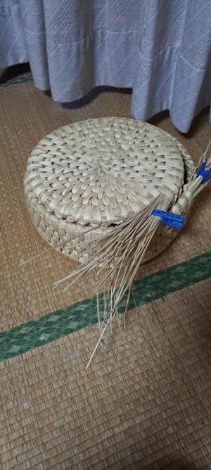藁いずみ作製 - 藁細工とPPバンド製かご（はけご）、農家の日記