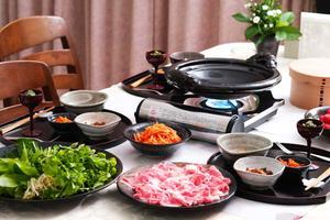 鍋どこ♪　その28「近江牛と春野菜のすき焼き」 - 登志子のキッチン