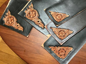 Tidaco Leather Works コラボとカービングの効率化 - 俺のホビー!!ほぼシェリダンスタイルカービング(ﾟдﾟ)(｡_｡)ｳﾝ!
