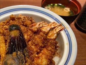 After buying Tsukiji, Tendon at Ginza Tenkoku - Gochiso-sama from Doll Town