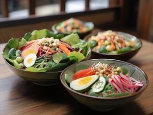"7 Bright and Fresh Japanese Salads That Are Colorful and Crunchy" - 