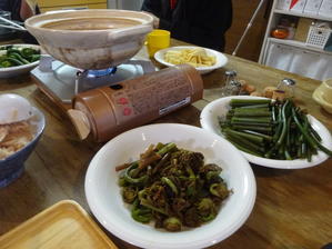 花見の後のBBQの締めは鍋　 - のび丸亭の「奥様ごはんですよ」日本ワインと日々の料理