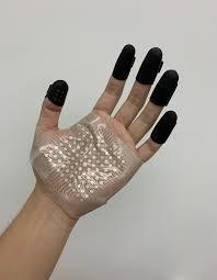 A fingertip created in 3D "feels" like human skin - 