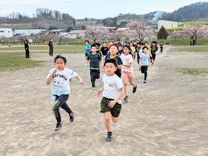４月１６日　心が弾む朝～マラソンで体力つくり～ - 笑顔輝く 六郷小学校ブログ