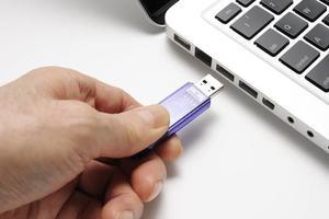 Cara Menonaktikan Port USB Melalui Regisrty Editor (Windows 7,8 dan Vista) - 