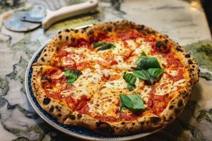 ピザ ナポレターナの信頼性と伝統を探る - 
