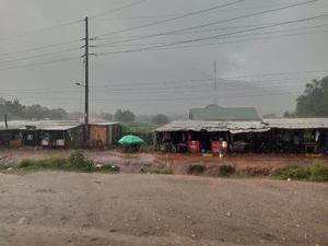ケニアで大雨 - 